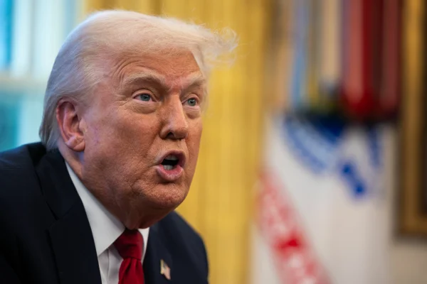 Trump l-a atacat pe președintele sud-african acuzându-l de genocid