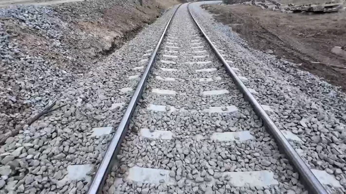 Modernizări de ochii lumii: șină veche înlocuită...cu ea însăși