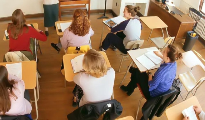 TITULARIZARE 2025 - Proba scrisă a concursului naţional pentru ocuparea posturilor/catedrelor didactice vacante/rezervate din învăţământul preuniversitar are loc marţi/ Peste 39.700 de candidaţi, aşteptaţi