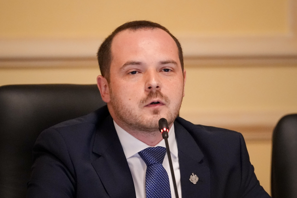 „Sunt angajați care au venituri mai mari decât indemnizația mea”, spune Ministrul Sănătății