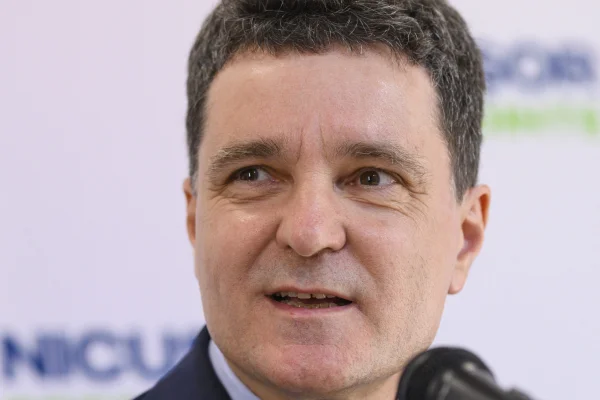 Nicușor Dan discută azi cu liderii partidelor: „Este o primă întâlnire pentru formarea Guvernului”