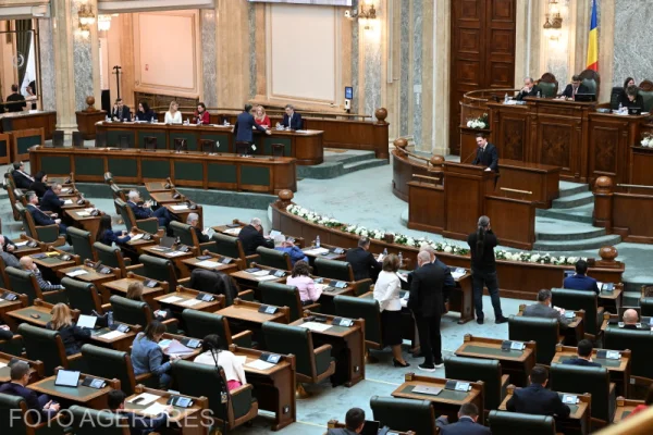 „Nu mai POT”. Grupul POT, din Senat, s-a dizolvat. În șase luni de la înființare, partidul riscă să dispară