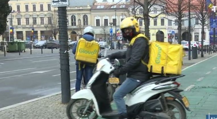România depinde de forța de muncă din Asia,  însă procesul de angajare durează și un an