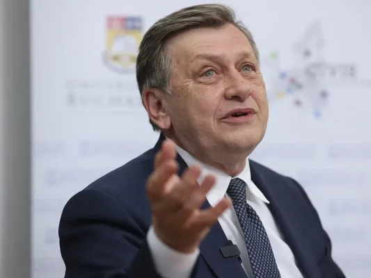 Crin Antonescu, despre alegeri: Sunt pregătit pentru finish-ul victorios al acestei bătălii
