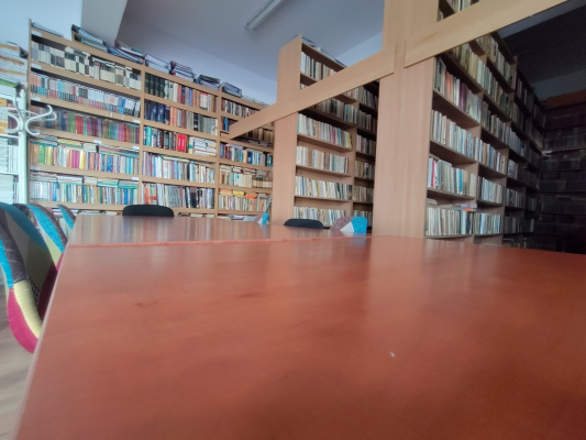 Cea mai veche bibliotecă din Ungaria se luptă pentru a salva 100.000 de cărţi de infestarea cu insecte