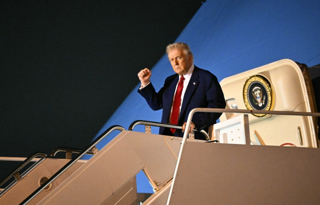 Donald Trump, diagnosticat cu insuficienţă venoasă după ce a acuzat picioare umflate / Casa Albă a calificat afecțiunea „benignă şi curentă, în special la persoane de peste 70 de ani”