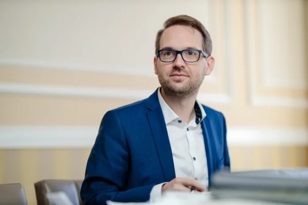 USR anunţă că 9 candidaturi au fost validate pentru şefia partidului. Dominic Fritz şi Violeta Alexandru, cei mai importanţi / În data de 21 iunie, alegerea noului preşedinte va fi validată la Congresul USR