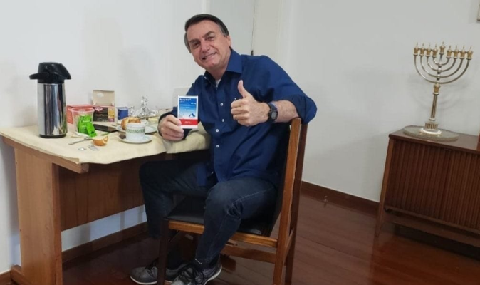 fostul președinte brazilian, Jair Bolsonaro, riscă să fie încarcerat dacă mai face postări online
