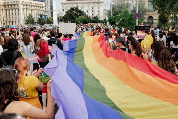 Restricții de trafic și programul complet al Marșului Bucharest Pride 2025. Evenimentul celebrează 20 de ani
