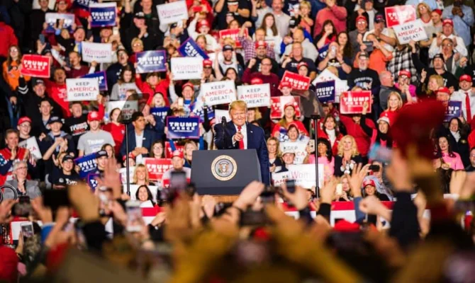 Donald Trump consideră o decizie înțeleaptă trimiterea Gărzii Naționale la Los Angeles
