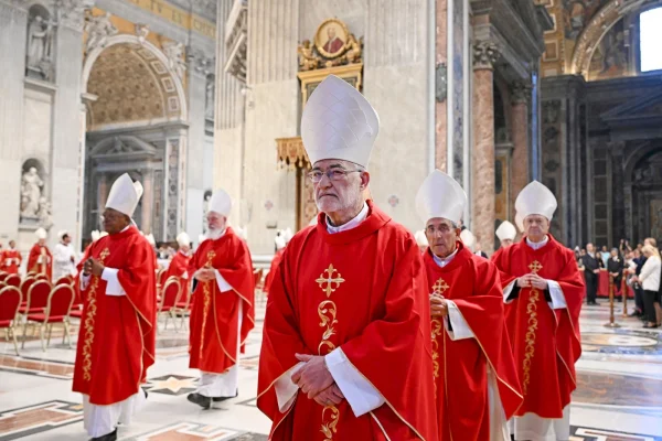 Conclavul care începe pe 7 mai: unul dintre cardinali nu dorește un papă „care să-l imite pe Francisc”