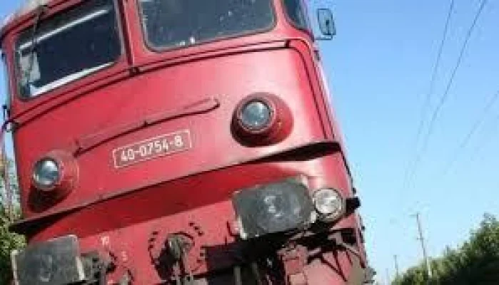 Trafic feroviar restricționat pe ruta Roșiori – Măldăeni. Un tren de marfă a deraiat