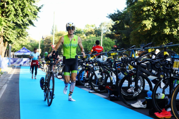 GALERIE FOTO Sute de sportivi din 22 de țări, la Timișoara Triathlon, singurul triatlon urban din România