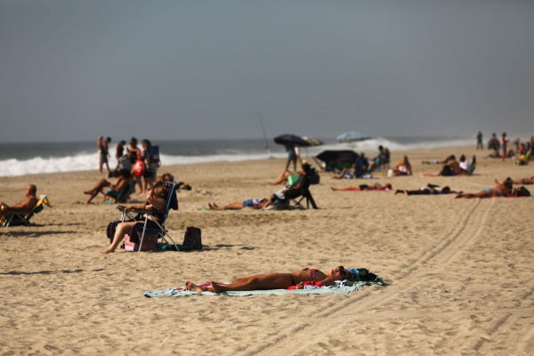 Val de caniculă extremă în Vestul Europei: temperaturi cu până la 12°C peste normal și incendii în Croația