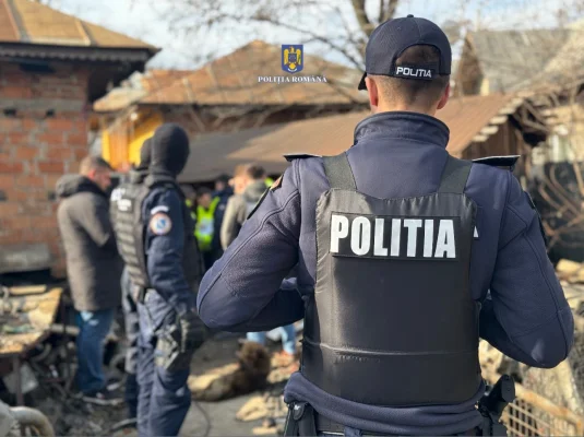 Percheziţii în judeţele Vaslui şi Constanţa, într-un dosar de corupţie care vizează mai mulţi poliţişti acuzaţi de trafic de influenţă şi luare de mită