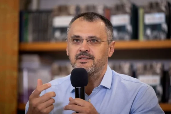 Cristian Ghinea îl face „leneș” pe ministrul Sănătății: un singur spital din PNRR poate fi gata la termen, din 24. „România ratează o şansă istorică”