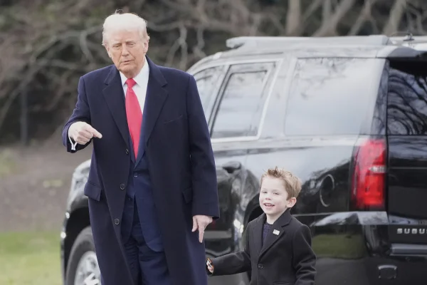 Scenarii care pot rezulta din creșterea de tarife anunțate de Trump: „A aruncat manualul la gunoi". Previziuni pentru România