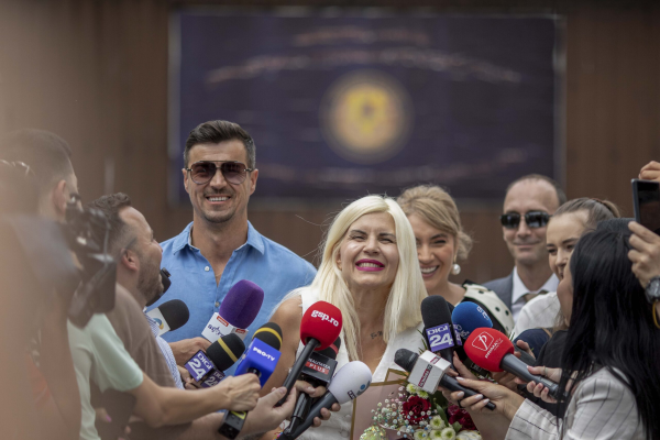 Elena Udrea a ieșit din Penitenciarul Târgșor, după ce a fost eliberată condiționat din închisoare: Pușcăria este grea, a fost o încercare