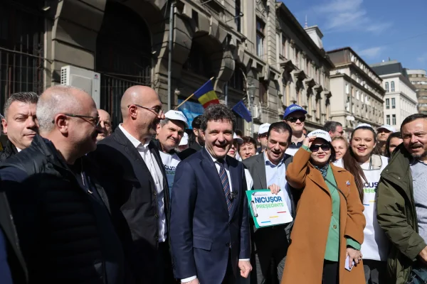 EXCLUSIV Cine sunt oamenii din umbra lui Nicușor Dan: „În spatele meu se află un colectiv de specialiști coordonați de domnul Valentin Naumescu. Lucrurile nu vor fi perfecte”