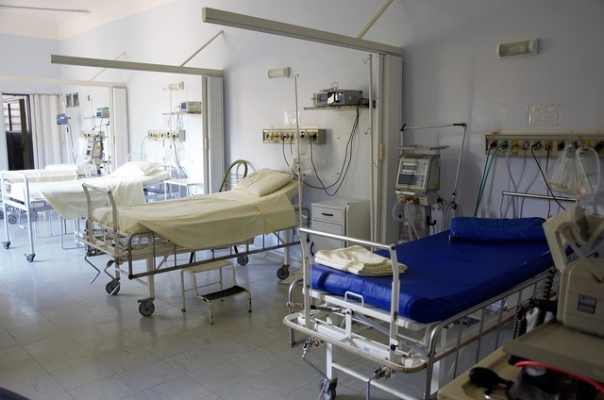 Avertisment - Medicii care pleacă „la ora 11 -12” din spitalul public pentru a lucra la privat pot fi concediați