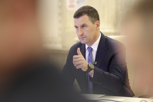 Pensiile speciale ar putea fi impozitate cu cel puțin 20%