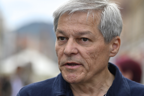 Dacian Cioloș, refuzat de un taximetrist pe aeroportul Otopeni. Poliția l-a amendat pe șofer