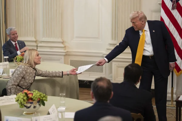Trump anunță „ziua eliberării Americii”, prin noile taxe comerciale. Ar fi cea mai mare creștere a taxelor după Al Doilea Război Mondial