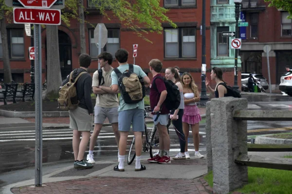 Ministrul Educației anunță că este în contact cu ambasada României la Washington şi susţine demersurile diplomatice pentru clarificarea statutului studenţilor români de la Harvard