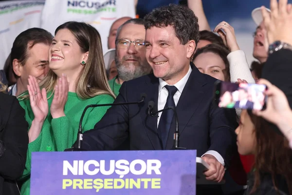 Nicușor Dan: Aștept cu nerăbdare să lucrez îndeaproape cu președintele Trump și administrația sa pentru a consolida în continuare Parteneriatul Strategic dintre România și Statele Unite / Țările noastre sunt legate de decenii de cooperare, susținute de valori comune și interese împărtășite