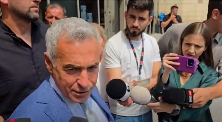 Video
        Călin Georgescu crede că administraţia Trump e cu ochii pe el: „A văzut şi a notat toate abuzurile care s-au făcut şi se fac asupra mea”