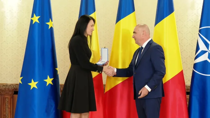 Cristina Neagu, decorată de Ilie Bolojan la Palatul Cotroceni. Handbalista a primit distincția  înainte de retragere