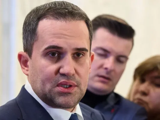 Ciprian Șerban: Ponta continuă șantajul și scandalul ce i-au definit traiectul politic și caracterul