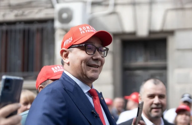 Ponta ironizează negocierile duse de conducerea PSD: "Nu mai ai nicio funcție importantă în stat dar obții scaunul de președinte al Camerei Deputaților – pe care îl aveai deja"