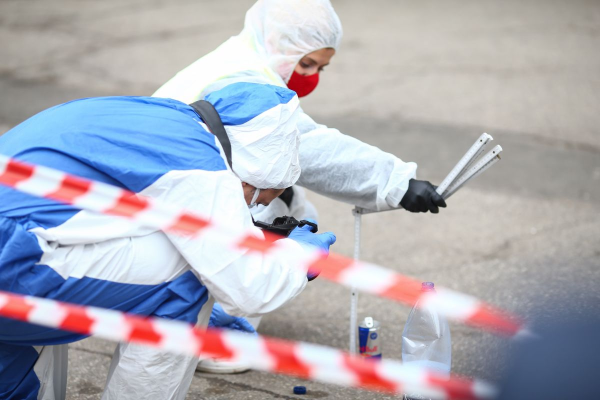 Un nou caz de femicid. O femeie din Bihor, omorâtă după ce a fost bătută şi sufocată de partenerul ei