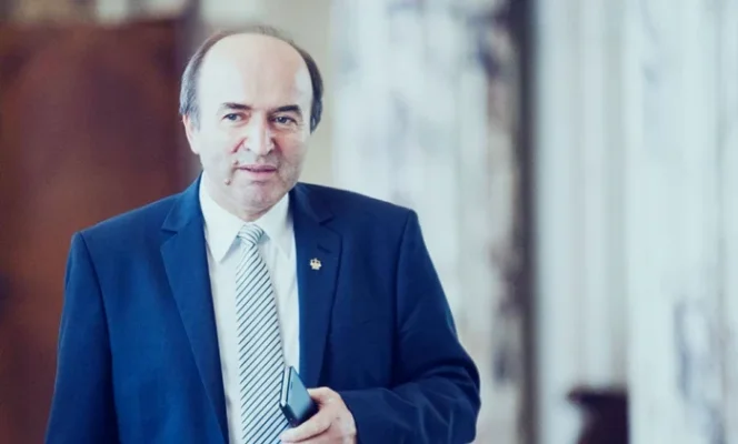 Fost judecător CCR, asigură că „nu există riscul anulării alegerilor”. „USR-ul va trebui să respecte legea, ca şi ceilalţi competitori”