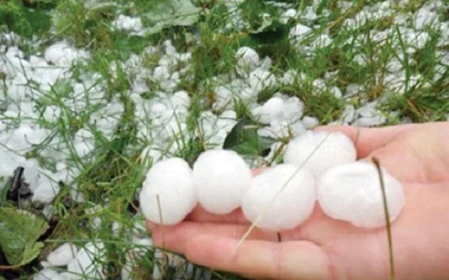 Cod roșu de grindină și ploi torenţiale în Telega și alte localităţi din județul Prahova