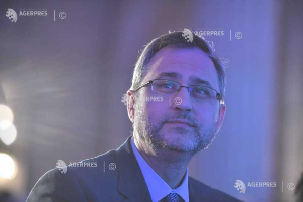 Mihai Constantin - eliberat din funcția de purtător de cuvânt al Guvernului; din 7 iulie îl înlocuiește Ioana Dogioiu