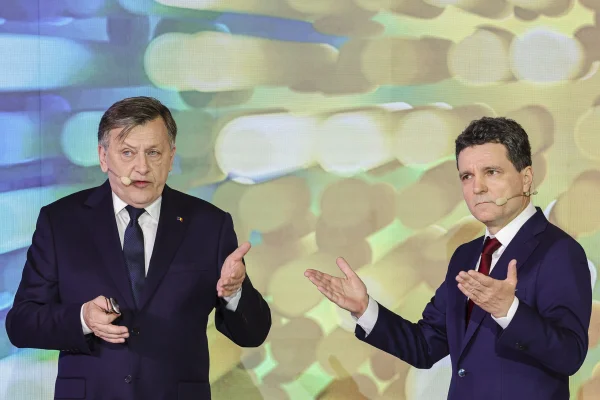 Contre între Crin Antonescu și Nicușor Dan pe tema „rechinilor imobiliari”