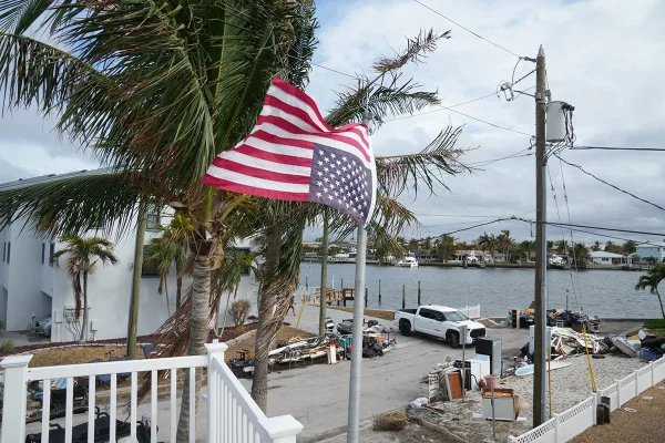 Cel puţin 27 de persoane au murit în statele americane Kentucky şi Missouri din cauza furtunilor puternice