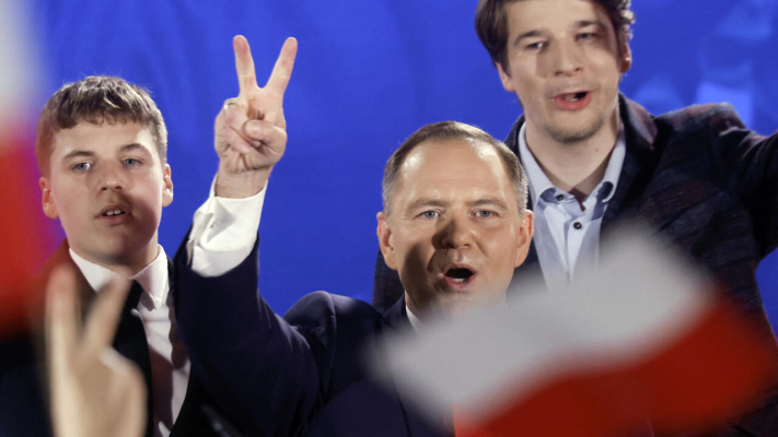 Teoria conspirației se mută de la dreapta radicală în centrul politicii poloneze