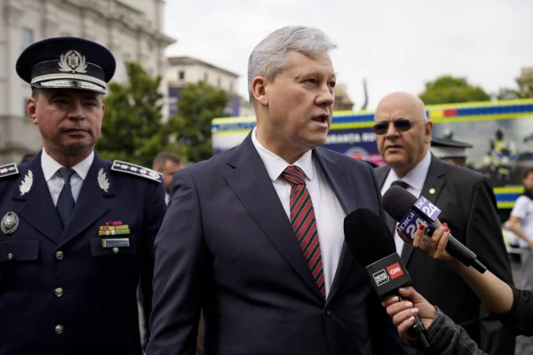 Premierul interimar merge duminică în zonele afectate de inundații: Suntem alături de oameni