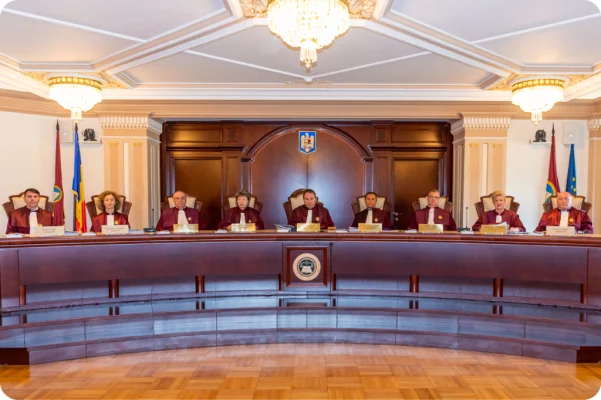 CCR discută joi dacă declarațiile de avere ale demnitarilor trebuie să includă și bunurile și veniturile soților