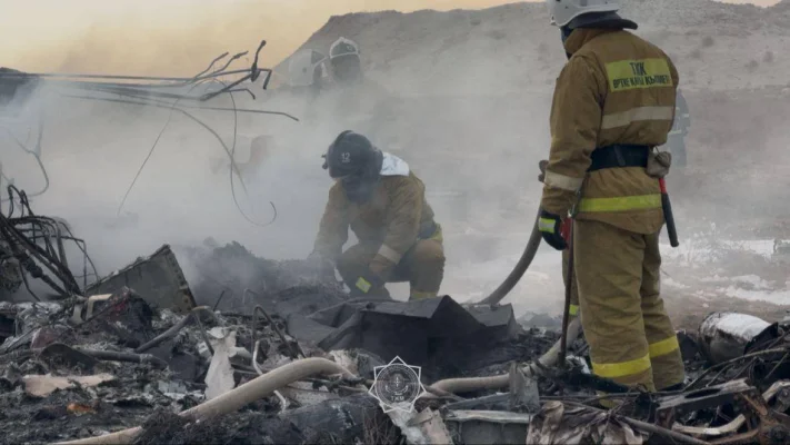 Tragedie aeriană în India: Un avion cu 242 de persoane la bord s-a prăbușit într-o zonă rezidențială din Ahmedabad