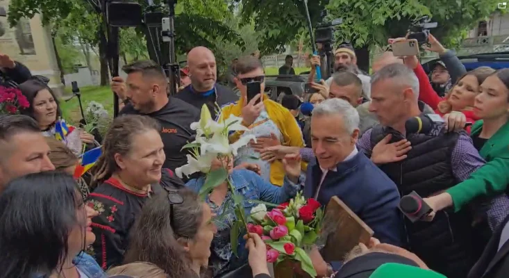 Călin Georgescu la IJP Ilfov. Susținătorii l-au întâmpinat cu „Călin Georgescu, te iubim!”