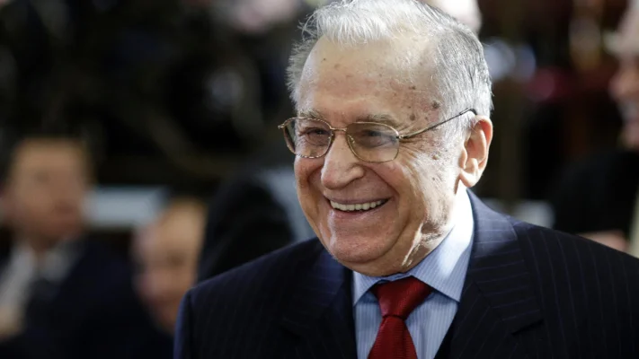 Ion Iliescu, internat de urgență la spitalul SRI din Capitală