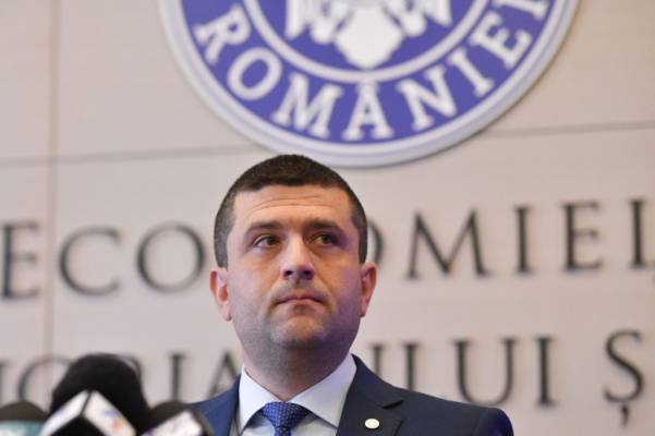 "Hai, că se poate!". Ministrul Economiei a anunțat primul director al unei companii de stat care și-a redus din proprie inițiativă salariul. "Cine-i următorul?"