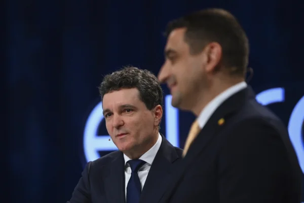 Cât a costat campania pentru al doilea tur al prezidențialelor. Cheltuielile făcute de Nicușor Dan și de George Simion