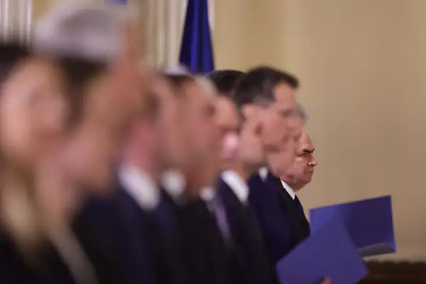 Coaliția, ședință tensionată. Ce șanse sunt ca PSD să iasă de la guvernare