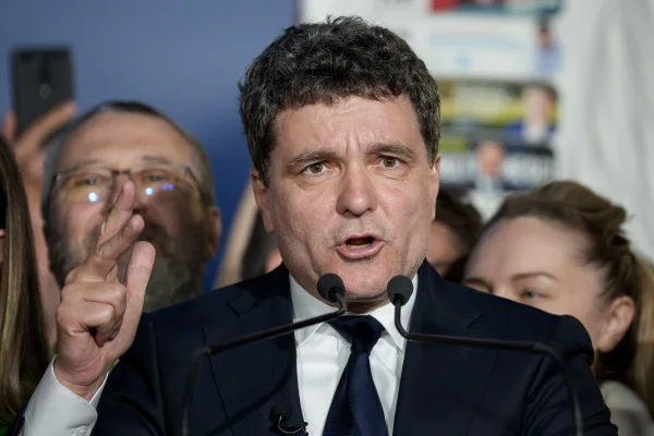 Nicușor Dan susține că e nevoie și de serviciile secrete pentru a combate evaziunea. ”Să se preocupe de problema asta”