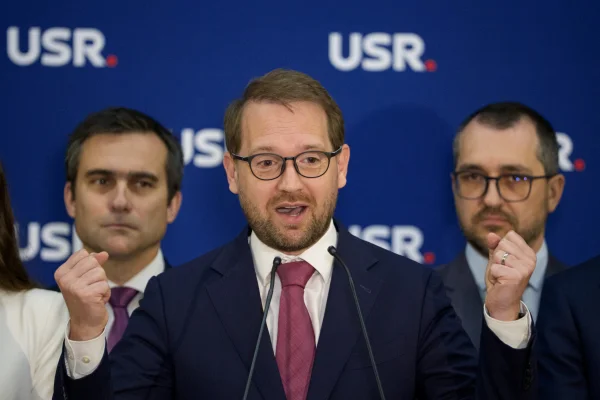 Începe votul pentru alegerea președintelui USR. Cine candidează pentru conducerea formațiunii